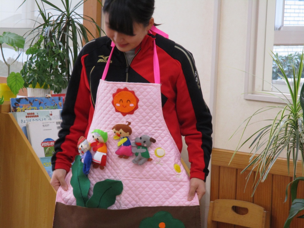 エプロンシアターの実践 子ども学科 香川短期大学 エプロンシアターの実践 子ども学科 香川短期大学